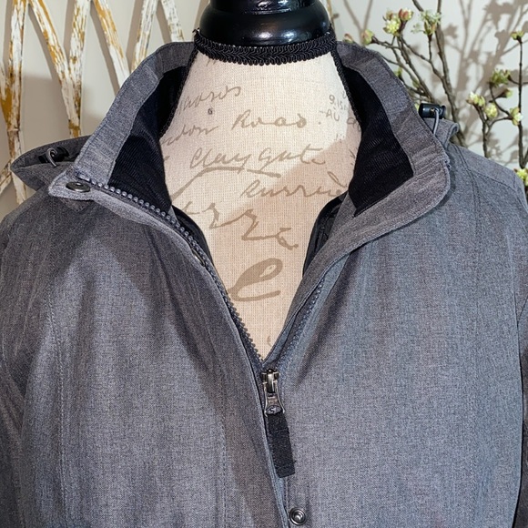 Eddie Bauer Girl on the Go trench coat - Picture 5 of 9